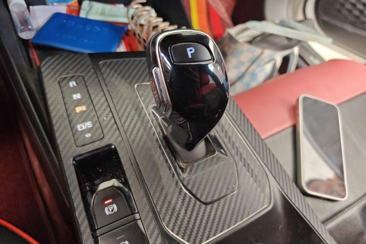 Used MG 5 2021 300TGI DCT Elegant Luxury Edition Gear Lever