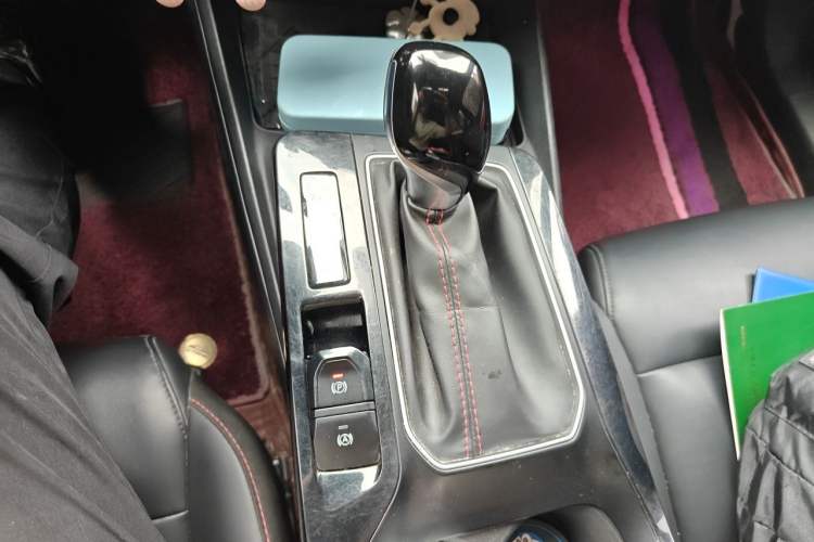 Used MG 5 2021 Revised Version 180 DVVT CVT Youth Luxury Edition Gear Lever