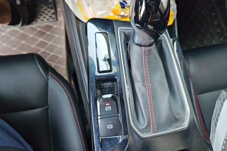 Used MG 5 2021 Revised Version 180 DVVT CVT Youth Luxury Edition Gear Lever