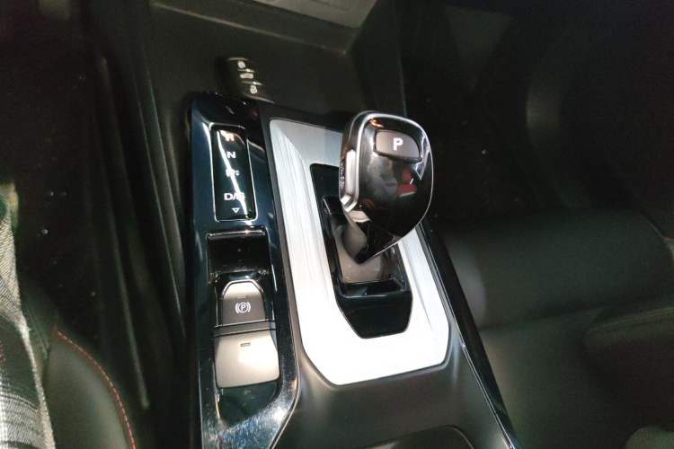 Used MG 5 2021 Revised 300TGI DCT Qingshè Luxurious Enjoyment Edition Gear Lever