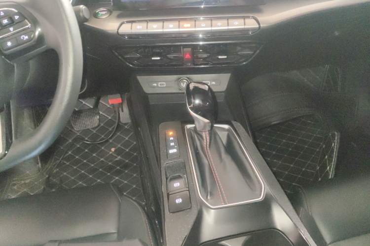 Used MG 5 2021 180 DVVT CVT Youth Luxury Edition Gear Lever