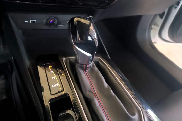 Used MG 5 2021 180 DVVT CVT Youth Luxury Edition Gear Lever