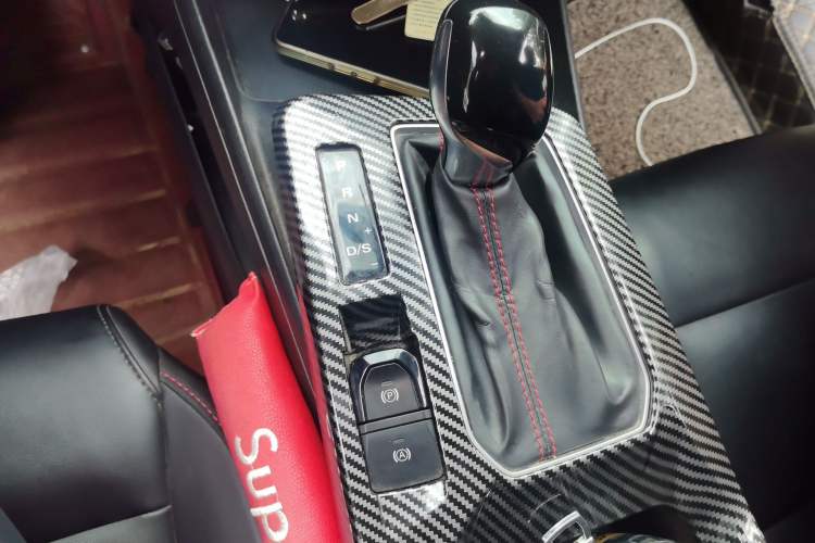Used MG 5 2021 180 DVVT CVT Youth Luxury Edition Gear Lever
