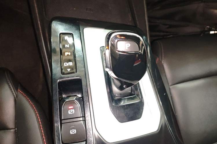 Used MG 5 2021 300TGI DCT Luxury Flagship Edition Gear Lever