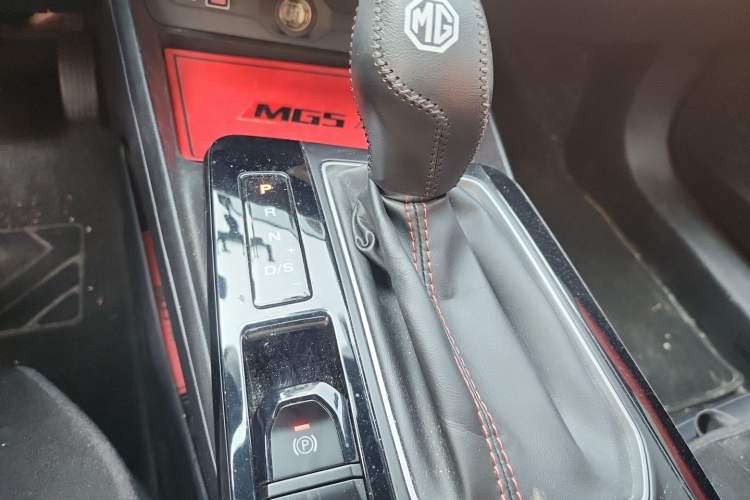 Used MG 5 2021 Revised Version 180 DVVT CVT Youth Luxury Edition Gear Lever