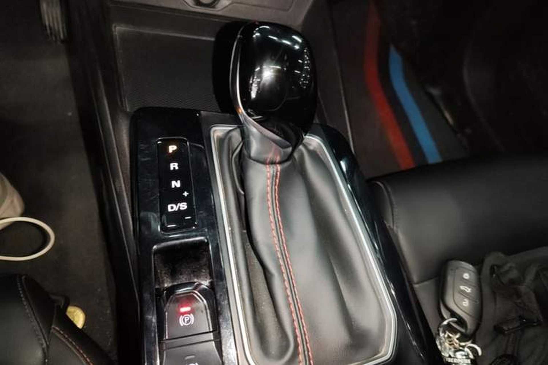 Used MG 5 2021 Revised Version 180 DVVT CVT Youth Luxury Edition Gear Lever