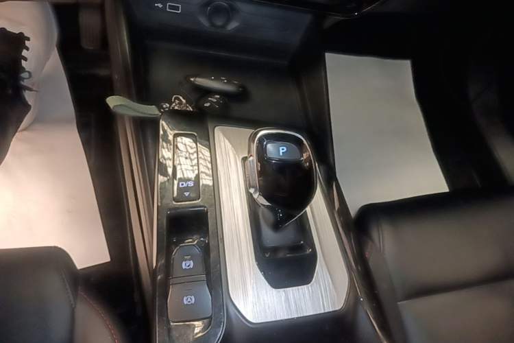 Used MG 5 2021 Revised 300TGI DCT Qingshè Luxurious Enjoyment Edition Gear Lever