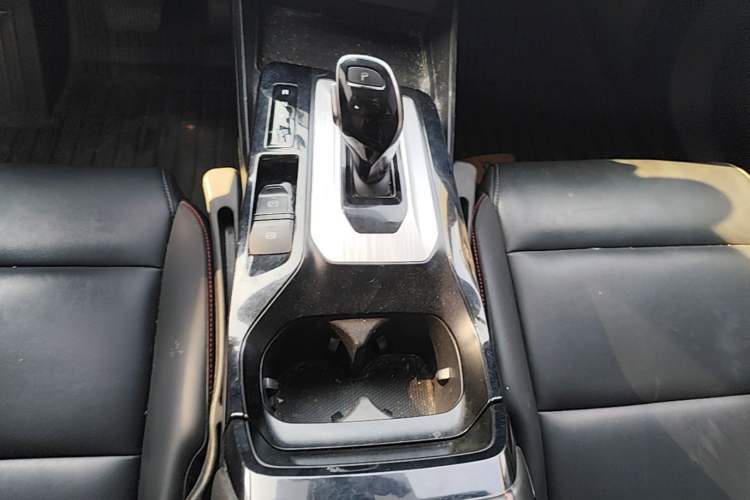 Used MG 5 2021 300TGI DCT Elegant Luxury Edition Gear Lever