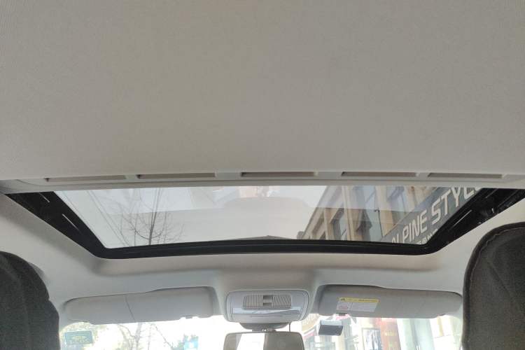 Used MG 5 2021 Revised Version 180 DVVT CVT Youth Luxury Edition Headliner