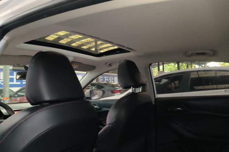 Used MG 5 2021 180 DVVT CVT Youth Luxury Edition Headliner
