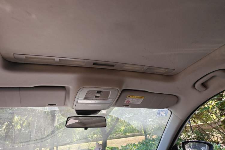 Used MG 5 2021 Revised Version 180 DVVT CVT Youth Luxury Edition Headliner