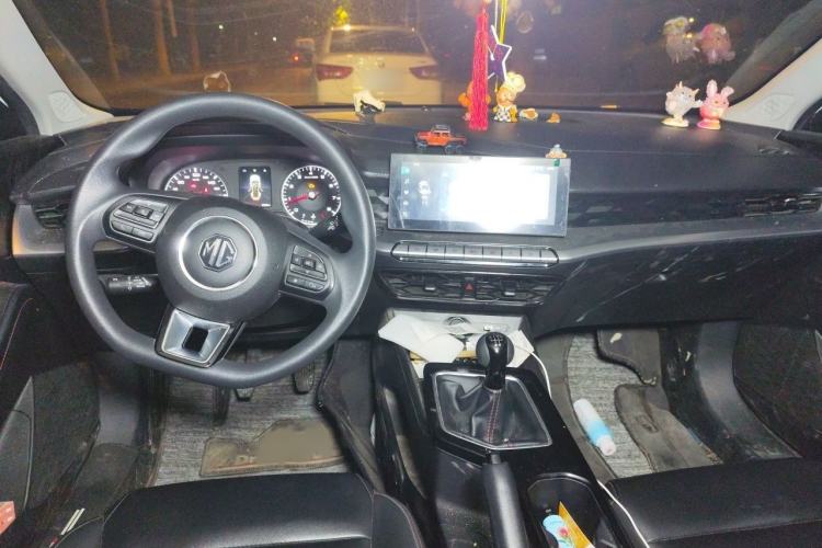 Used MG 5 2021 180 DVVT Manual Youth Luxury Edition Interior 2