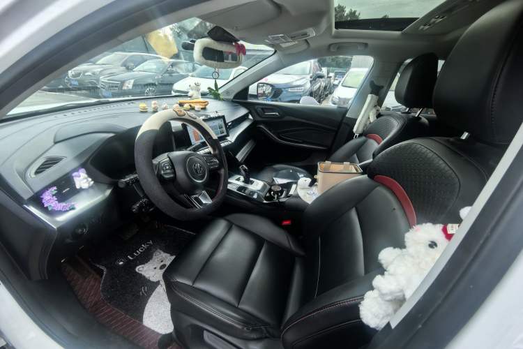 Used MG 5 2021 Revised 300TGI DCT Qingshè Luxurious Enjoyment Edition Interior 3