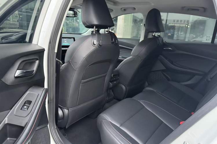 Used MG 5 2021 180 DVVT CVT Youth Luxury Edition Interior 3