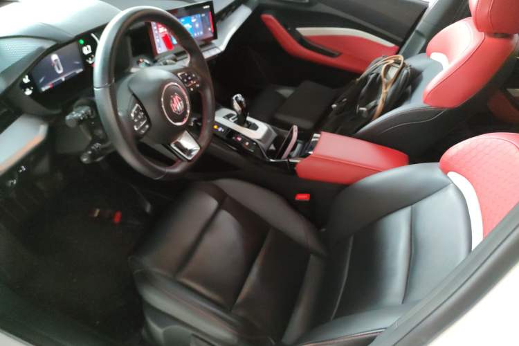 Used MG 5 2021 Revised 300TGI DCT Qingshè Luxurious Enjoyment Edition Left Front Seat