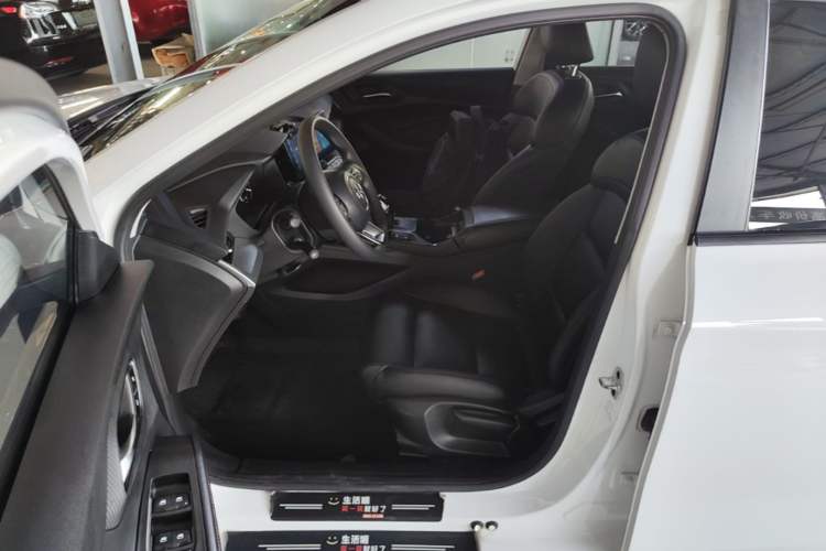 Used MG 5 2021 300TGI DCT Elegant & Trendy Edition Left Front Seat