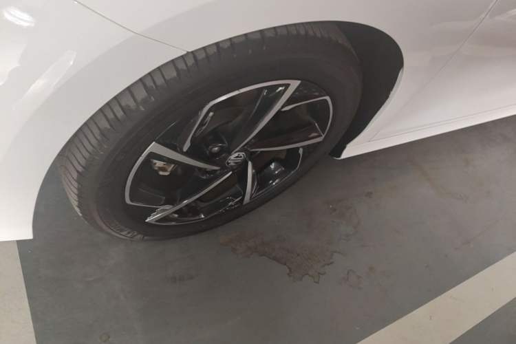Used MG 5 2021 300TGI DCT Elegant Luxury Edition Left Front Wheel Hub