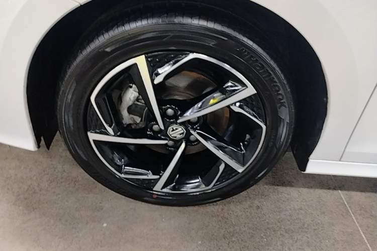 Used MG 5 2021 300TGI DCT Elegant Luxury Edition Left Front Wheel Hub