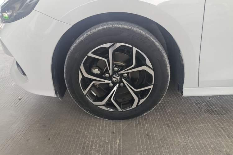 Used MG 5 2021 180 DVVT CVT Youth Luxury Edition Left Front Wheel Hub
