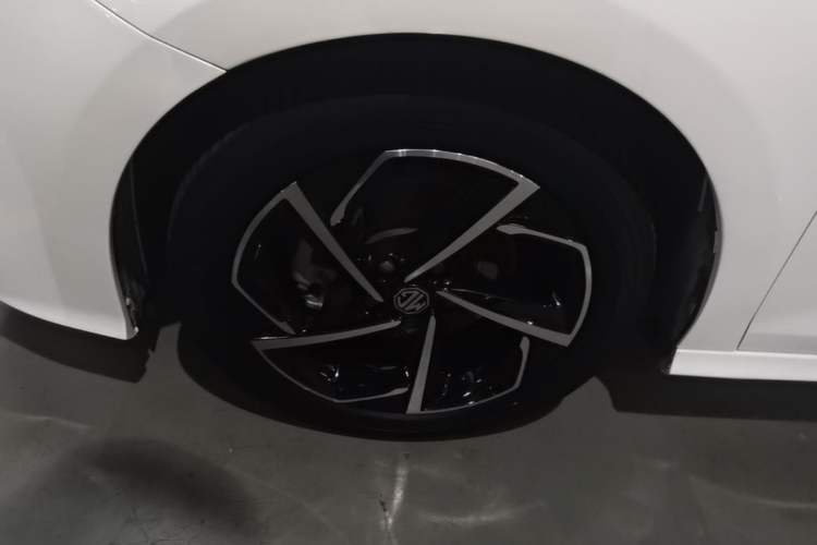 Used MG 5 2021 300TGI DCT Elegant Luxury Edition Left Front Wheel Hub