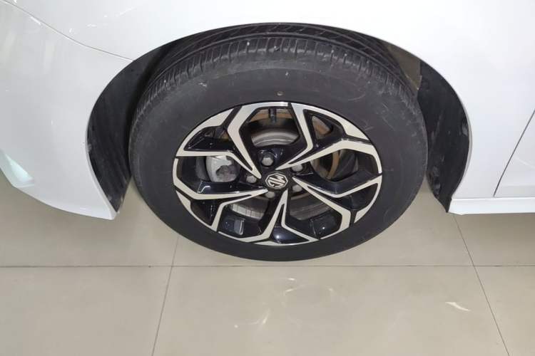 Used MG 5 2021 180 DVVT CVT Youth Luxury Edition Left Front Wheel Hub