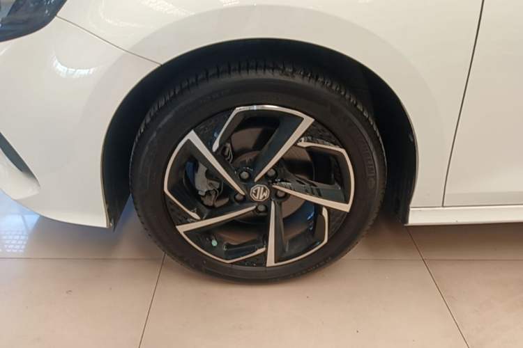 Used MG 5 2021 Revised 300TGI DCT Qingshè Luxurious Enjoyment Edition Left Front Wheel Hub