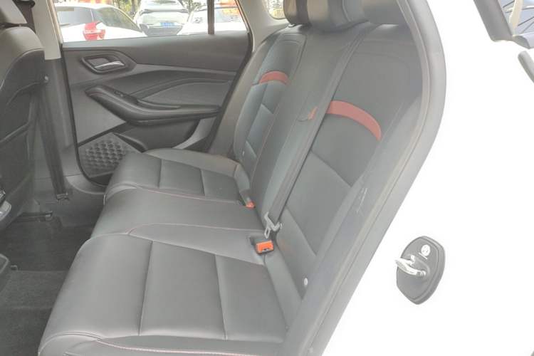 Used MG 5 2021 Revised Version 180 DVVT CVT Youth Luxury Edition Left Rear Seat