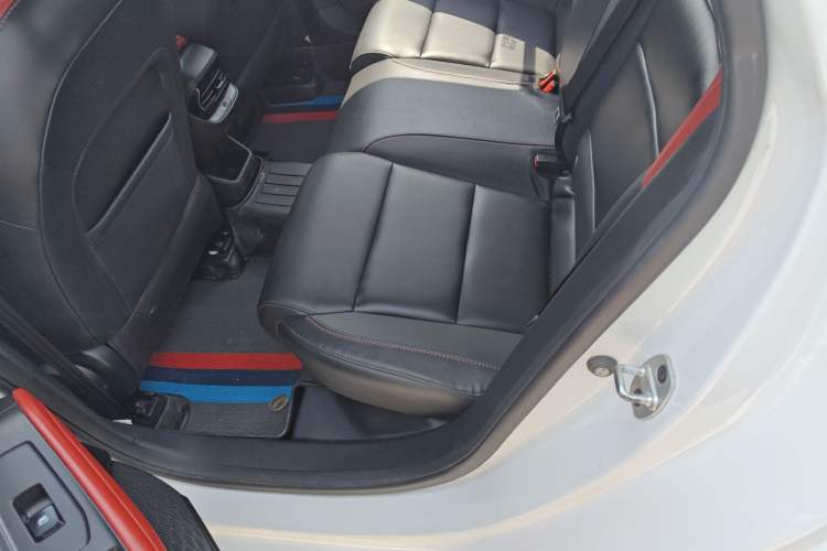 Used MG 5 2021 Revised 300TGI DCT Qingshè Luxurious Enjoyment Edition Left Rear Seat