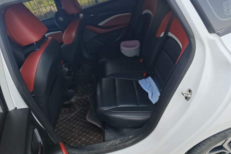 Used MG 5 2021 Revised Version 180 DVVT CVT Youth Luxury Edition Left Rear Seat
