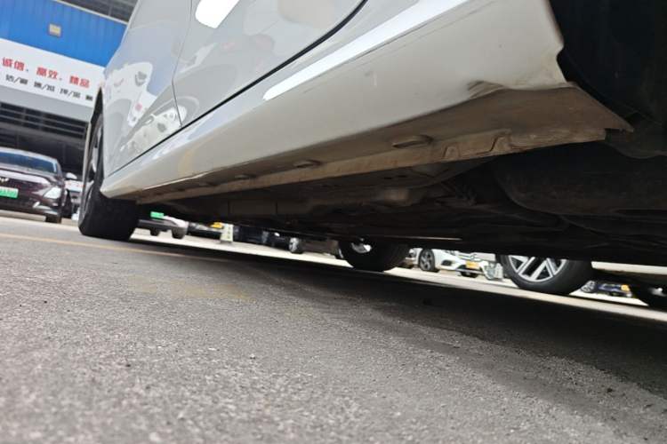 Used MG 5 2021 180 DVVT CVT Youth Luxury Edition Left Side Sill