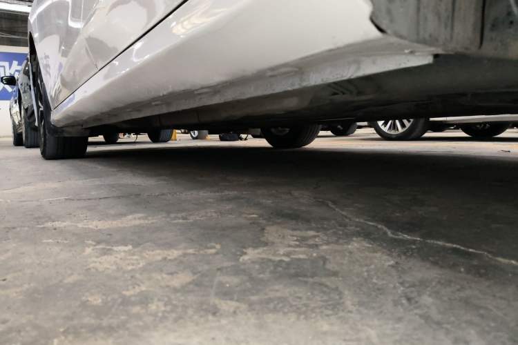 Used MG 5 2021 180 DVVT CVT Youth Luxury Edition Left Side Sill