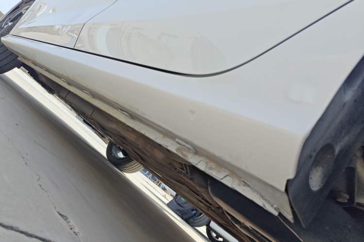Used MG 5 2021 Revised 300TGI DCT Qingshè Luxurious Enjoyment Edition Left Side Sill