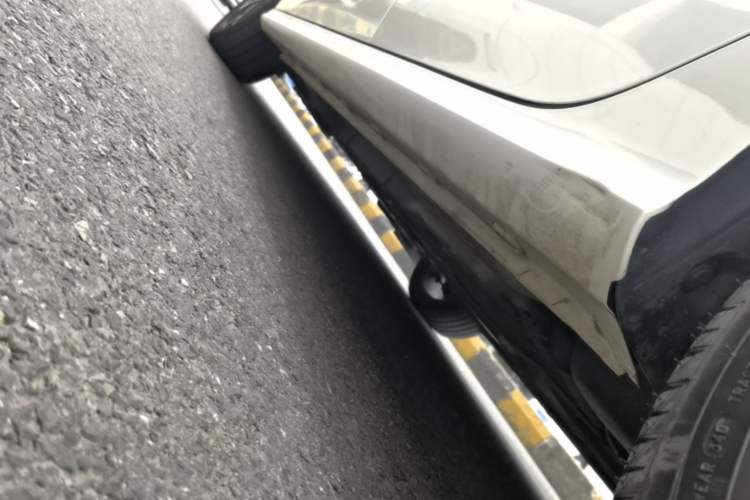 Used MG 5 2021 Revised 300TGI DCT Elegant Luxury Flagship Edition Left Side Sill