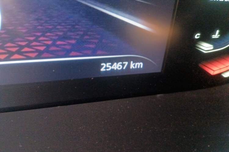Used MG 5 2021 Revised Version 180 DVVT CVT Youth Luxury Edition Odometer Close Up