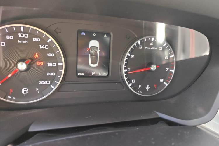 Used MG 5 2021 Revised Version 180 DVVT CVT Youth Luxury Edition Odometer Close Up