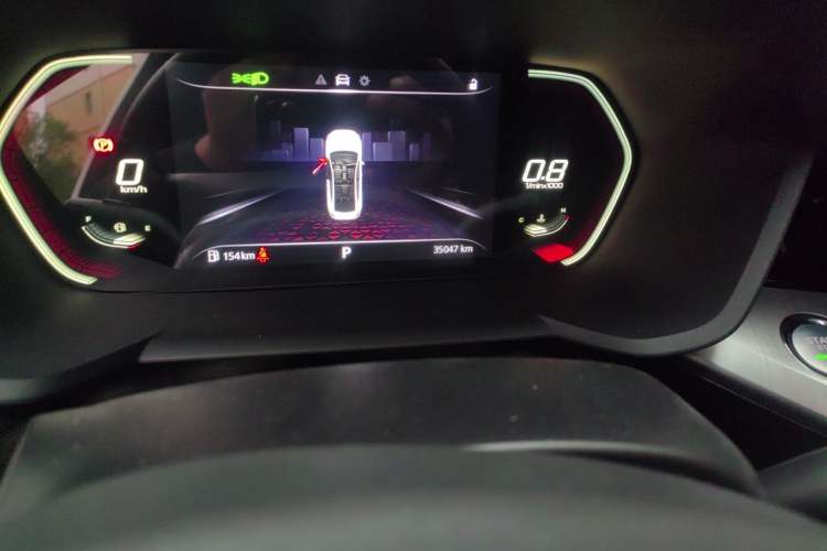 Used MG 5 2021 Revised Version 180 DVVT CVT Youth Luxury Edition Odometer Close Up