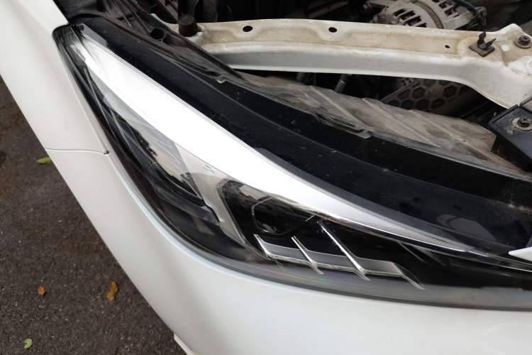 Used MG 5 2021 Revised Version 180 DVVT CVT Youth Luxury Edition Right Front Headlight