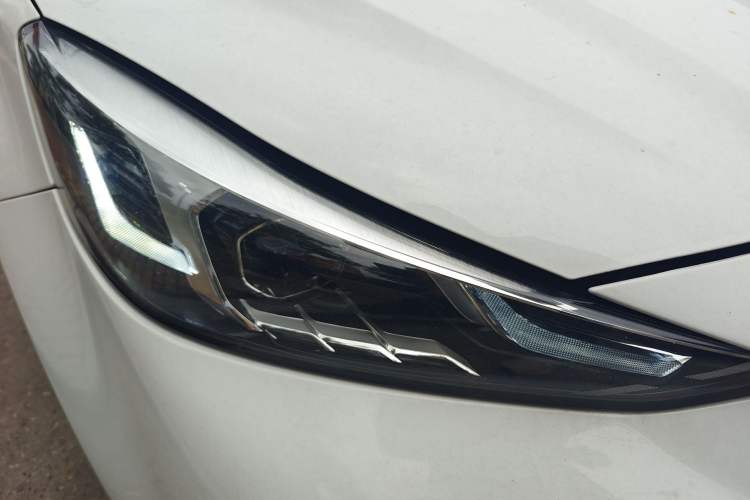 Used MG 5 2021 180 DVVT CVT Youth Luxury Edition Right Front Headlight