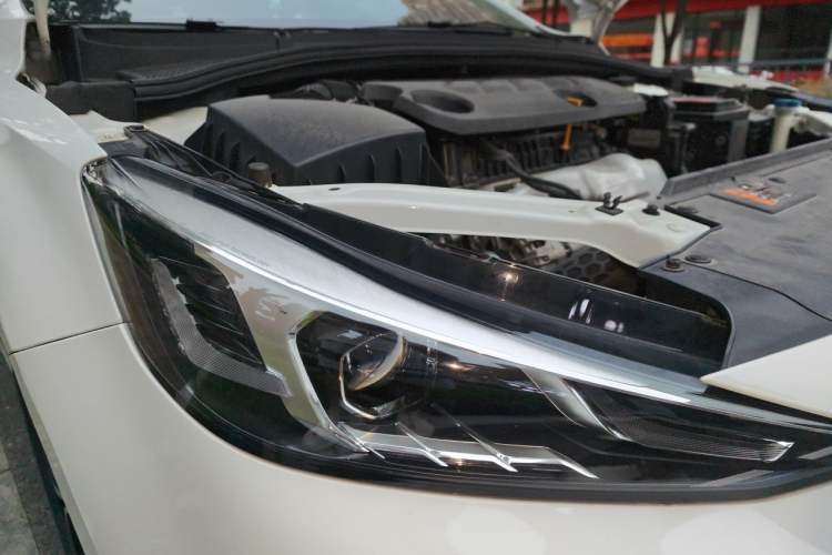 Used MG 5 2021 180 DVVT CVT Youth Luxury Edition Right Front Headlight