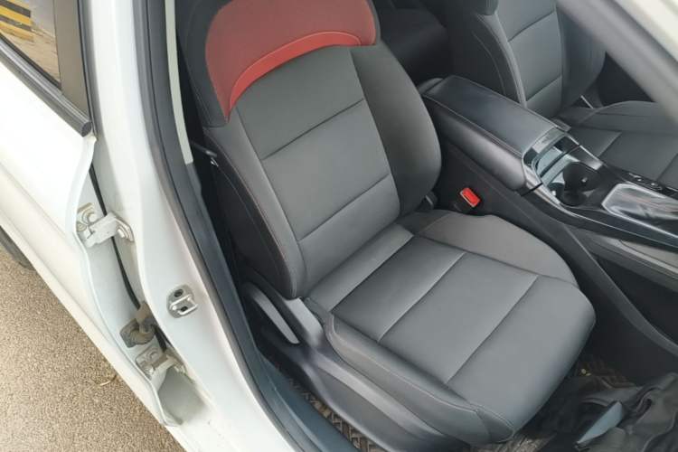 Used MG 5 2021 180 DVVT CVT Youthful Style Edition Right Front Seat