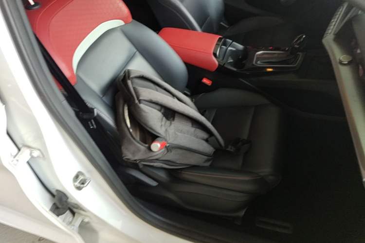 Used MG 5 2021 180 DVVT CVT Youth Luxury Edition Right Front Seat