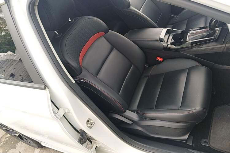 Used MG 5 2021 180 DVVT CVT Youth Luxury Edition Right Front Seat