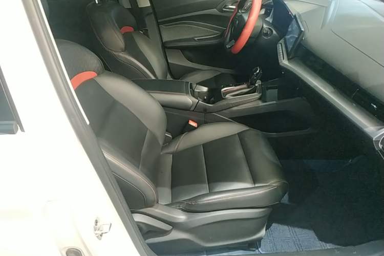 Used MG 5 2021 Revised Version 180 DVVT CVT Youth Luxury Edition Right Front Seat
