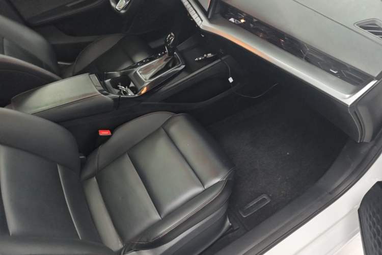 Used MG 5 2021 180 DVVT CVT Youth Luxury Edition Right Front Seat
