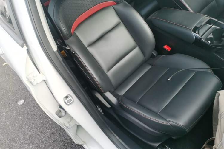 Used MG 5 2021 Revised Version 180 DVVT CVT Youth Luxury Edition Right Front Seat