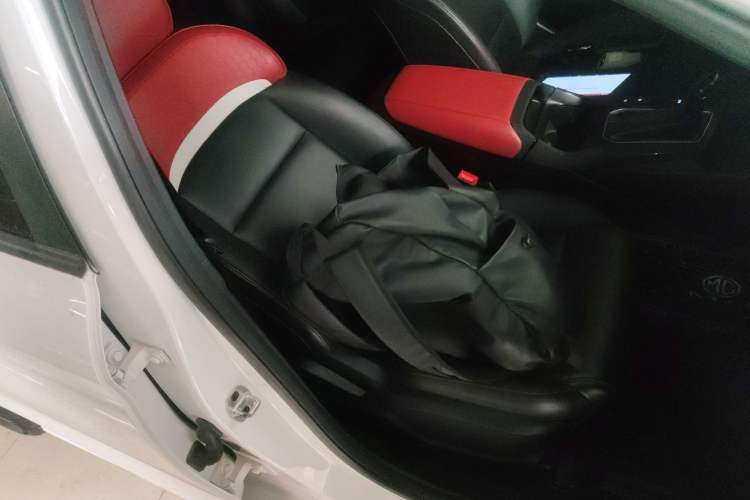 Used MG 5 2021 180 DVVT CVT Youth Luxury Edition Right Front Seat