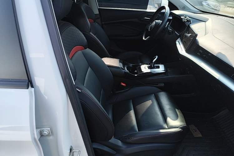 Used MG 5 2021 300TGI DCT Elegant Luxury Edition Right Front Seat