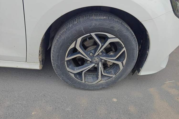 Used MG 5 2021 180 DVVT CVT Youth Luxury Edition Right Front Wheel Hub
