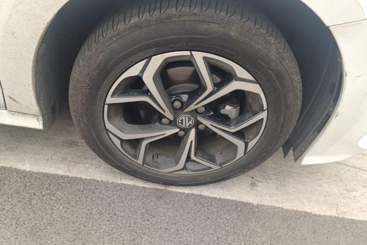 Used MG 5 2021 180 DVVT CVT Youth Luxury Edition Right Front Wheel Hub