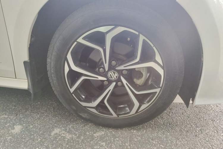Used MG 5 2021 180 DVVT CVT Youth Luxury Edition Right Front Wheel Hub